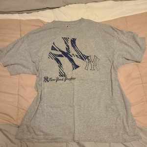New York Yankees tee shirt